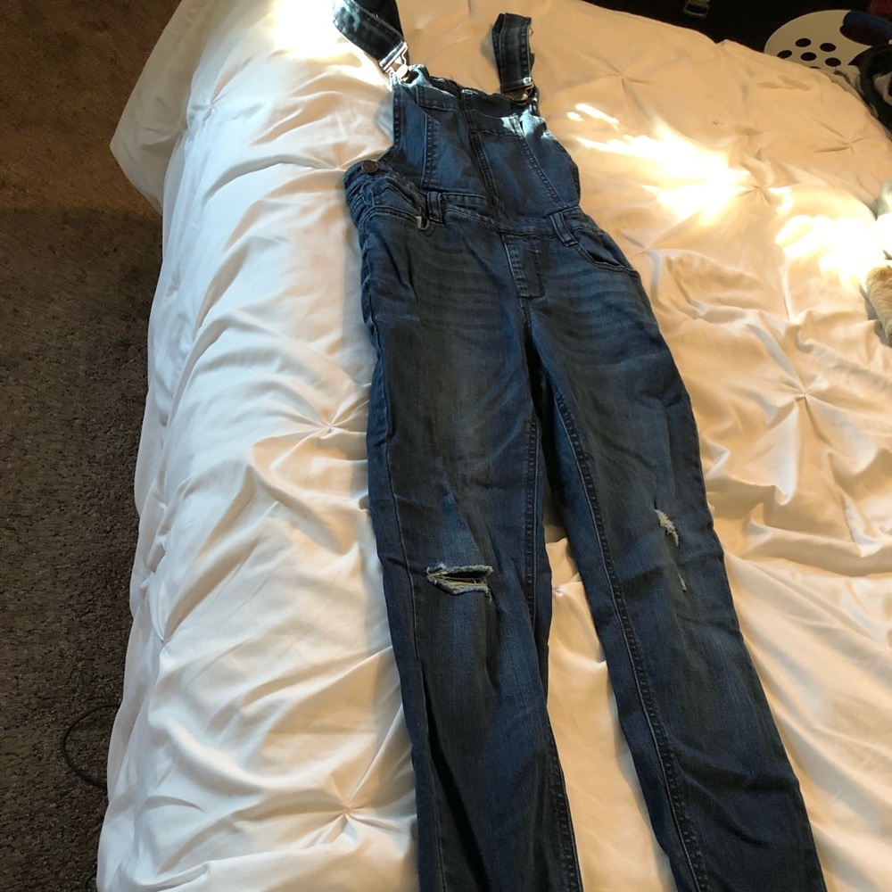 Skinny-legged overalls